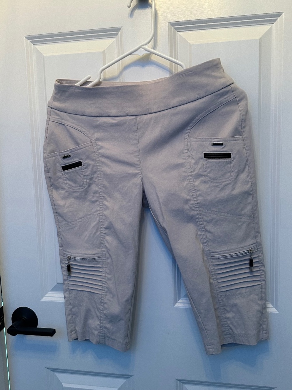 Jamie Sadock size 4 gray capris